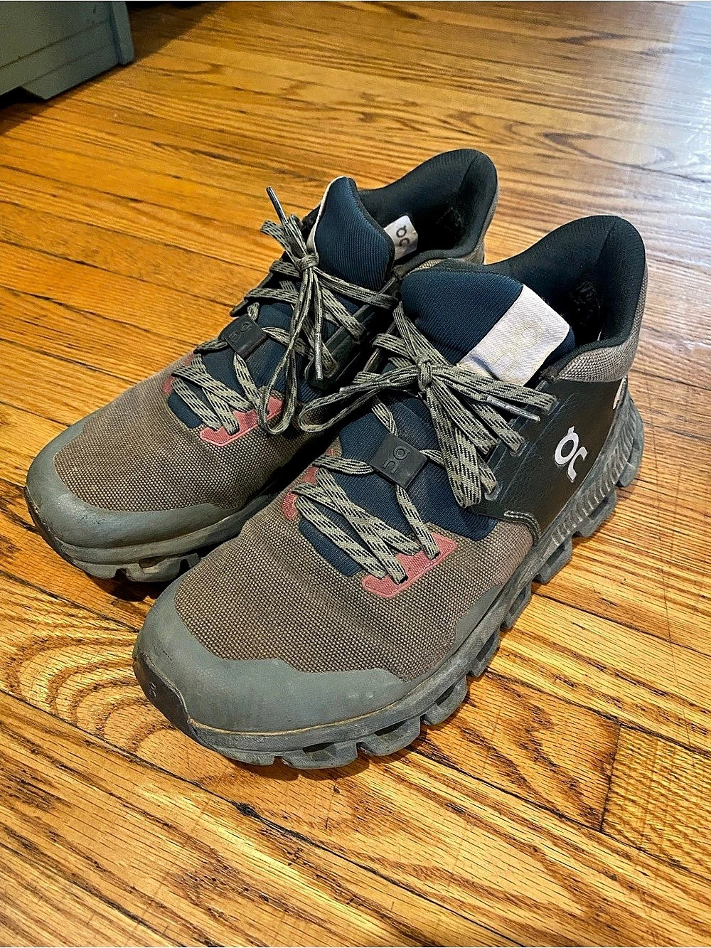 On Cloud Waterproof Hiking / Walking Shoes US 7.5